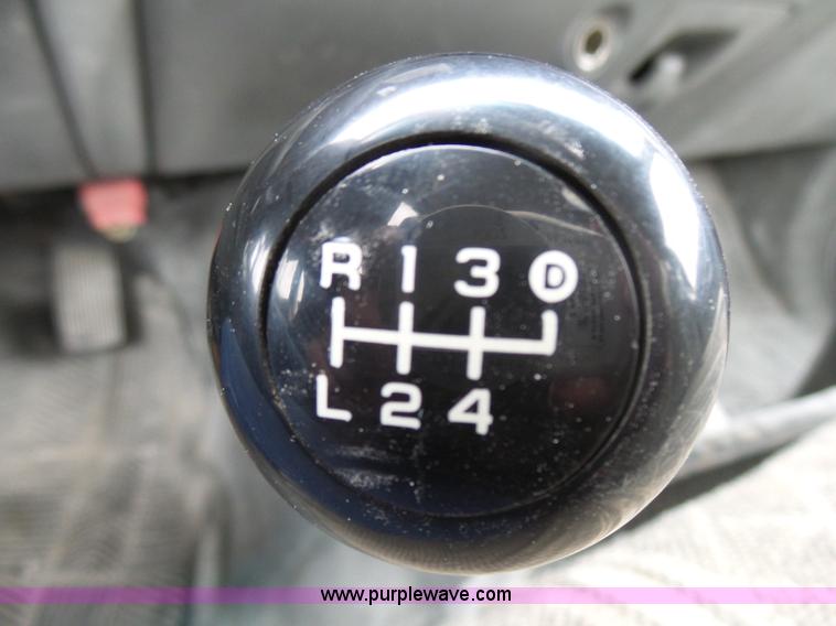 image for item L5431 2006 Ford F550 service truck with crane