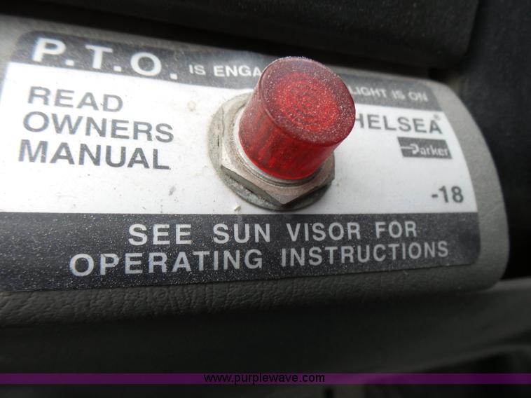 image for item L5431 2006 Ford F550 service truck with crane