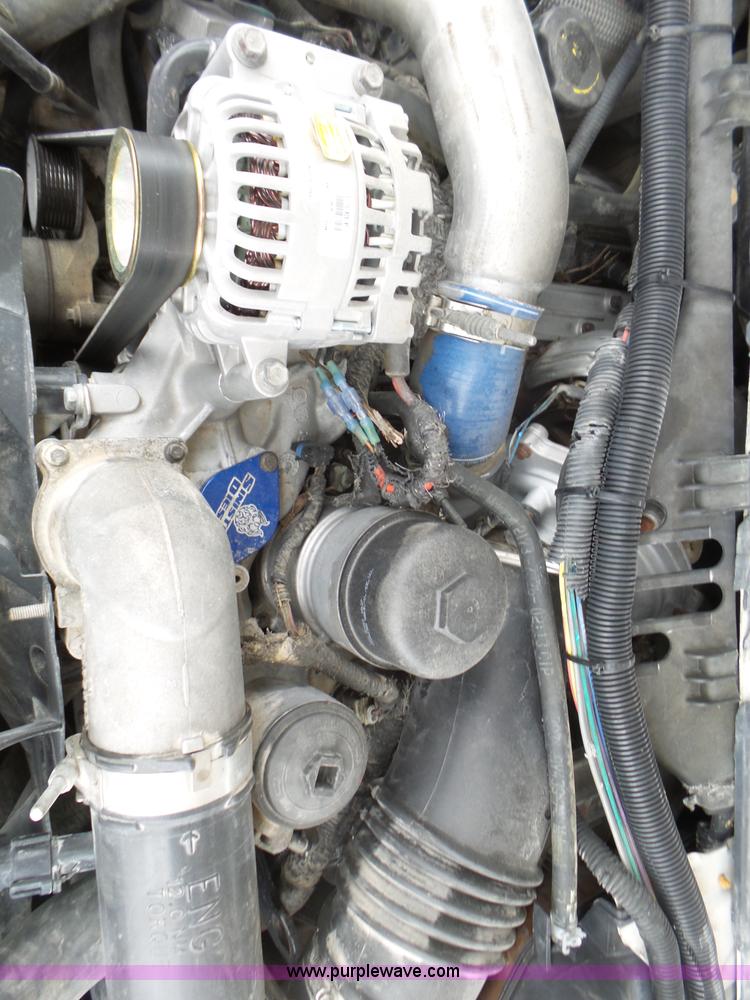 image for item L5431 2006 Ford F550 service truck with crane