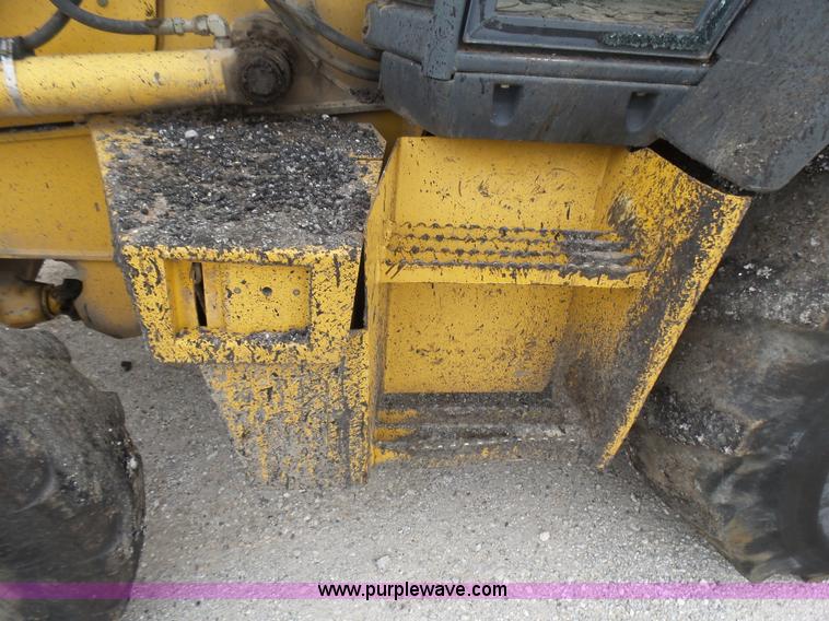 image for item L5432 2002 John Deere 410G backhoe