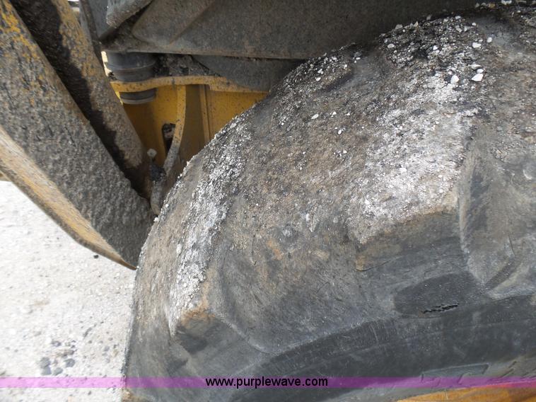 image for item L5432 2002 John Deere 410G backhoe