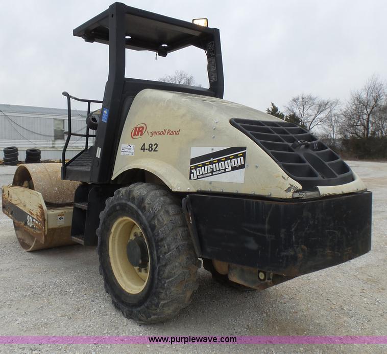 image for item L5433 2003 Ingersoll Rand SD-70DTF single drum vibratory roller