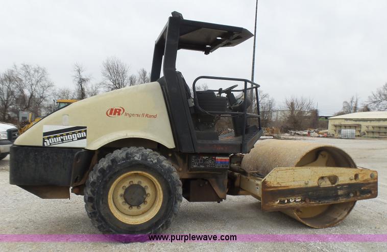 image for item L5433 2003 Ingersoll Rand SD-70DTF single drum vibratory roller