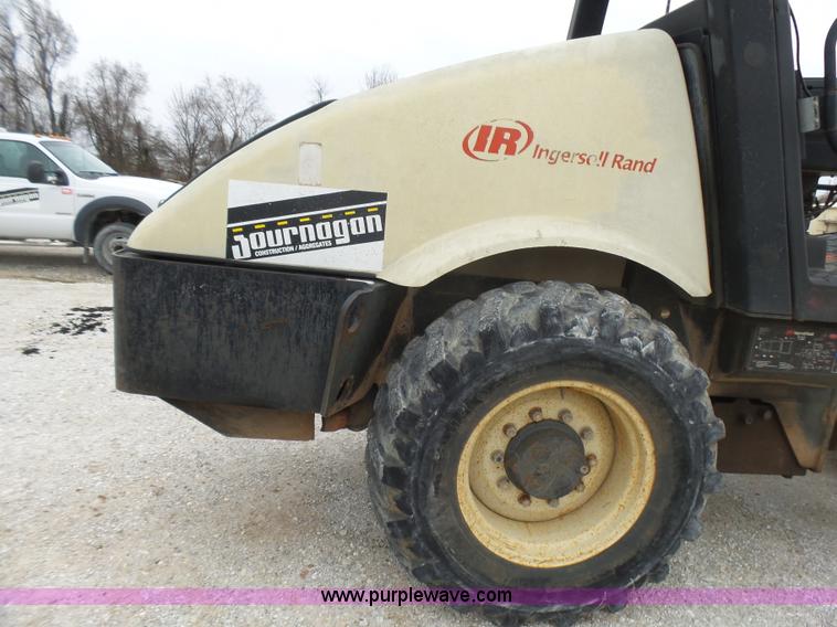 image for item L5433 2003 Ingersoll Rand SD-70DTF single drum vibratory roller
