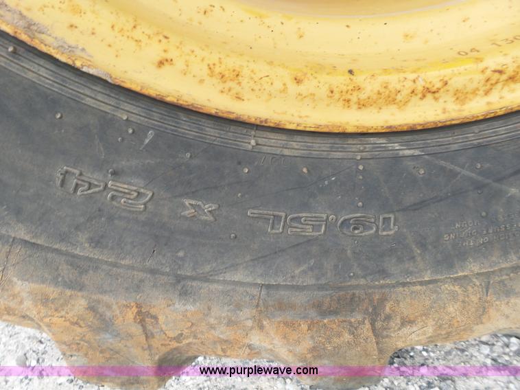 image for item L5434 2003 John Deere 310G backhoe