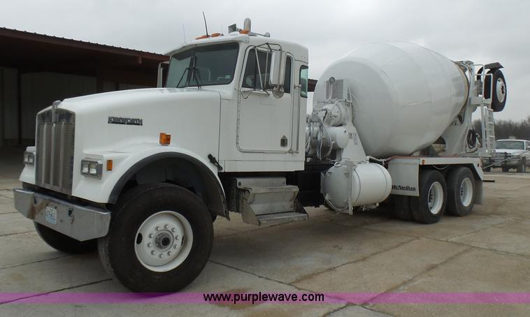 image for item L5435 1995 Kenworth W900B mixer truck