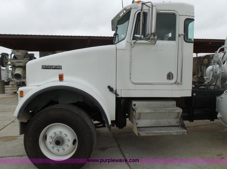 image for item L5435 1995 Kenworth W900B mixer truck