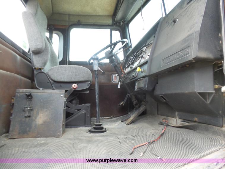 image for item L5435 1995 Kenworth W900B mixer truck