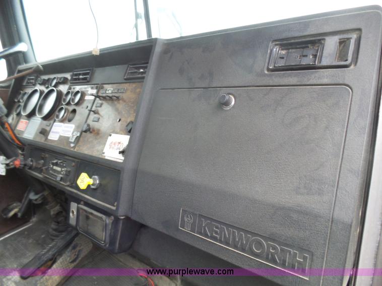 image for item L5435 1995 Kenworth W900B mixer truck