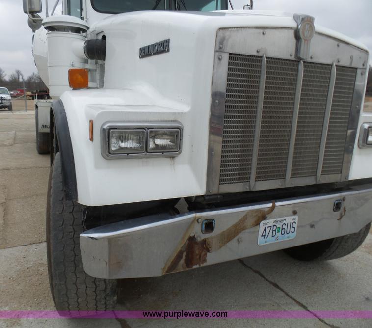 image for item L5435 1995 Kenworth W900B mixer truck