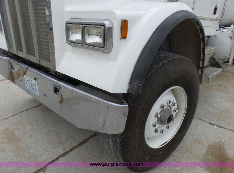image for item L5435 1995 Kenworth W900B mixer truck