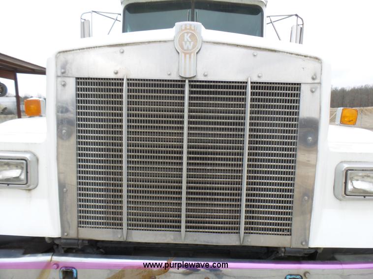 image for item L5435 1995 Kenworth W900B mixer truck