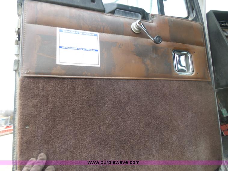 image for item L5435 1995 Kenworth W900B mixer truck