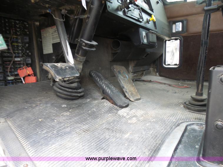 image for item L5435 1995 Kenworth W900B mixer truck