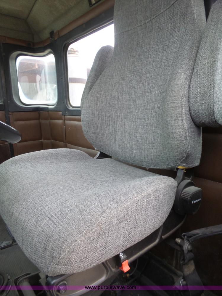 image for item L5435 1995 Kenworth W900B mixer truck