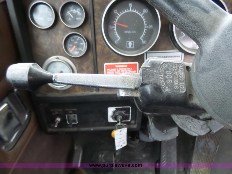 image for item L5435 1995 Kenworth W900B mixer truck