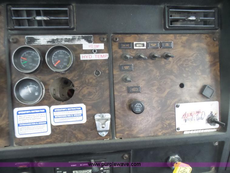 image for item L5435 1995 Kenworth W900B mixer truck