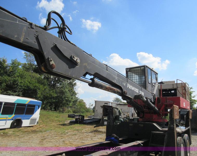 image for item L5438 1999 Prentice 210E log loader