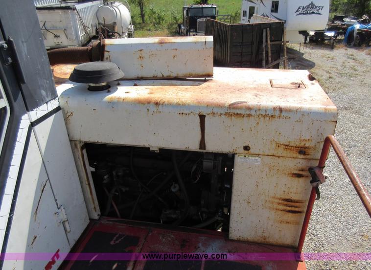 image for item L5438 1999 Prentice 210E log loader