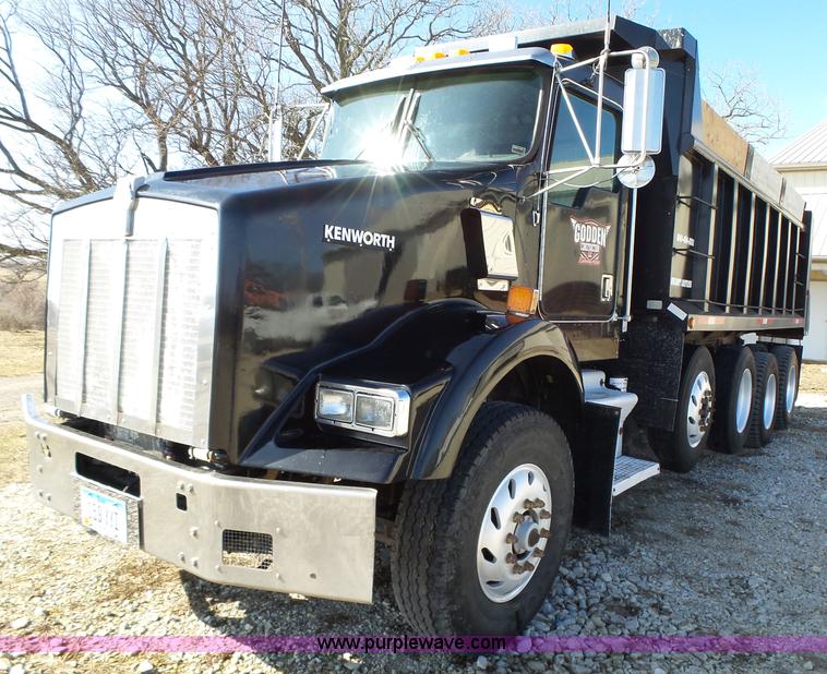 image for item L5583 1998 Kenworth T800 dump truck