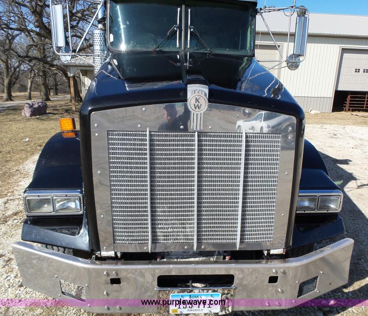 image for item L5583 1998 Kenworth T800 dump truck