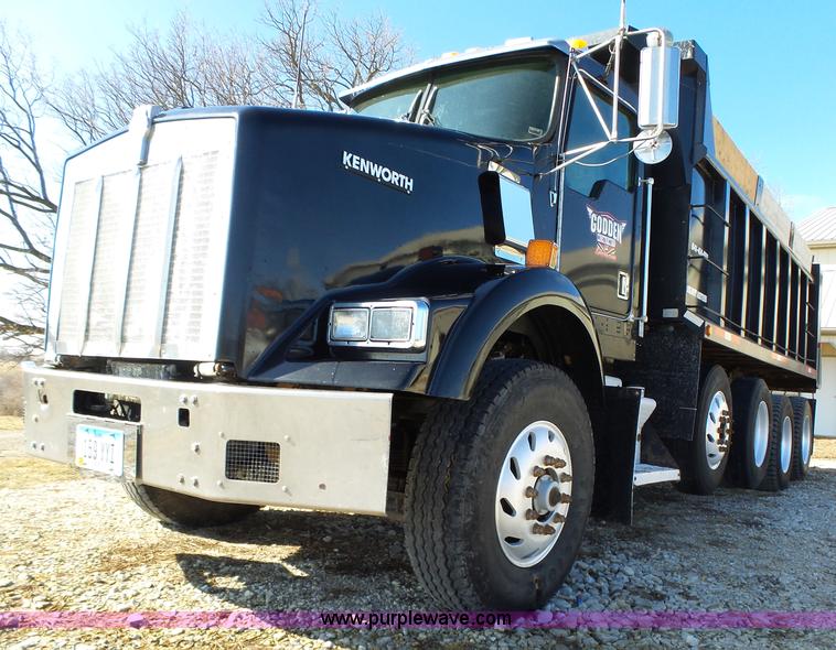 image for item L5583 1998 Kenworth T800 dump truck