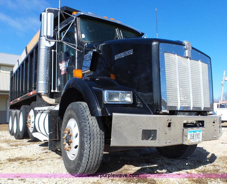 image for item L5583 1998 Kenworth T800 dump truck