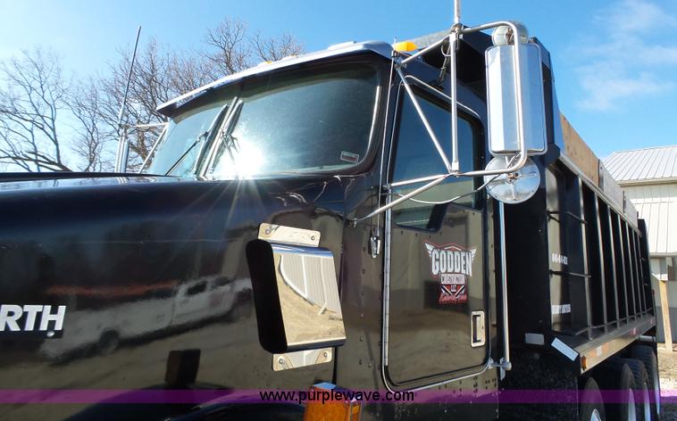 image for item L5583 1998 Kenworth T800 dump truck