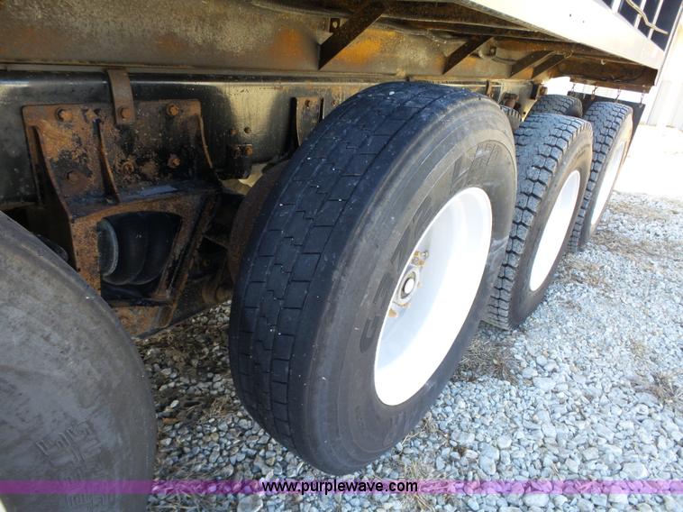 image for item L5583 1998 Kenworth T800 dump truck