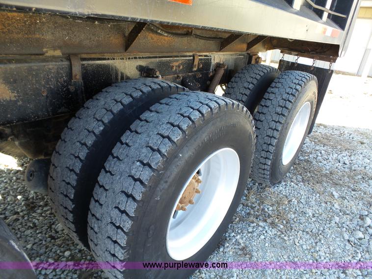 image for item L5583 1998 Kenworth T800 dump truck