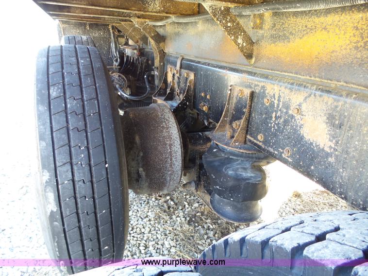 image for item L5583 1998 Kenworth T800 dump truck