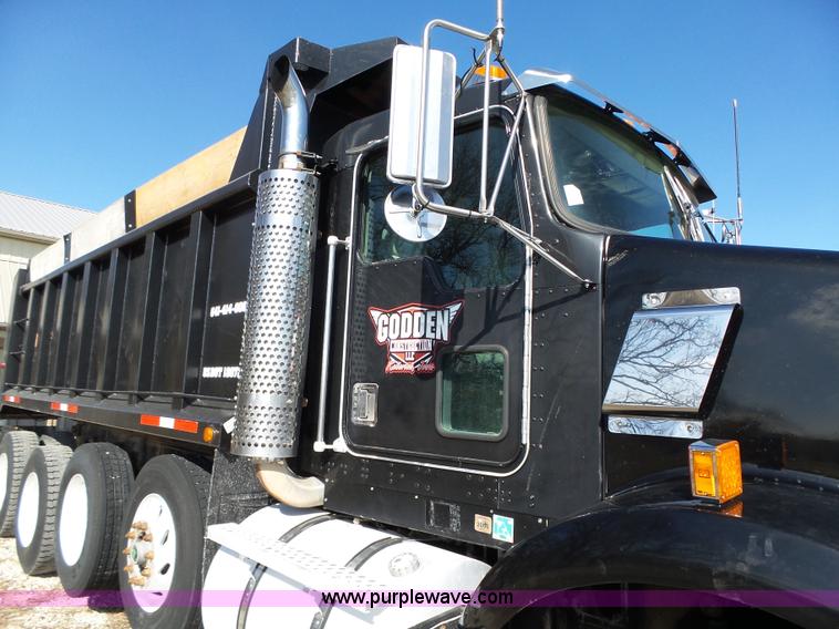 image for item L5583 1998 Kenworth T800 dump truck