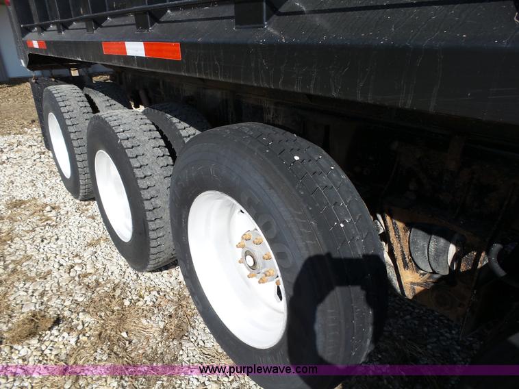 image for item L5583 1998 Kenworth T800 dump truck