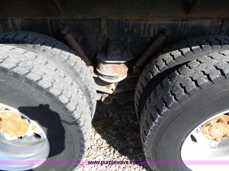 image for item L5583 1998 Kenworth T800 dump truck