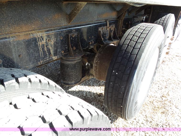 image for item L5583 1998 Kenworth T800 dump truck