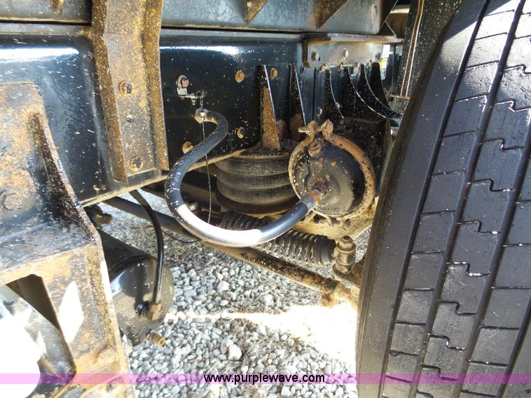 image for item L5583 1998 Kenworth T800 dump truck