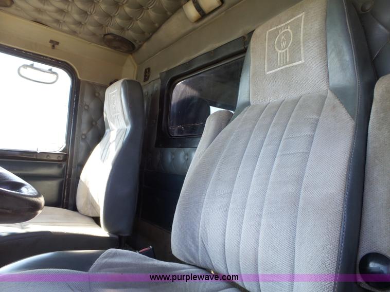 image for item L5583 1998 Kenworth T800 dump truck