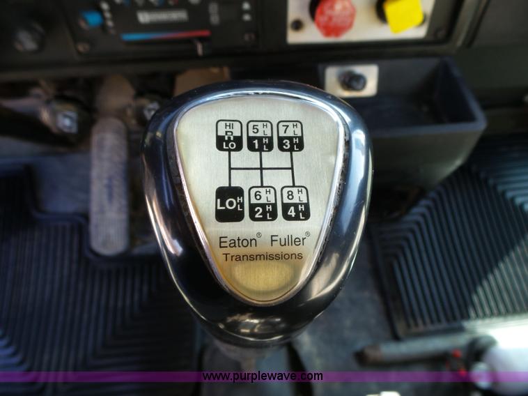 image for item L5583 1998 Kenworth T800 dump truck