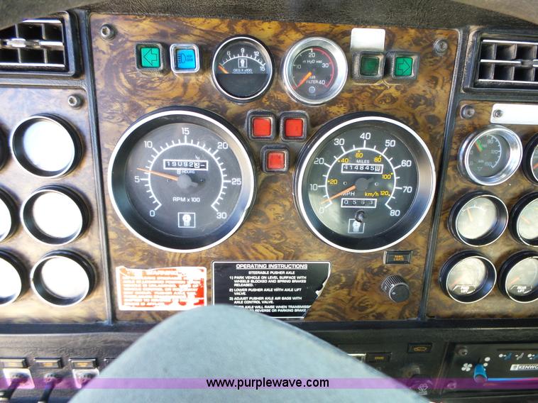 image for item L5583 1998 Kenworth T800 dump truck