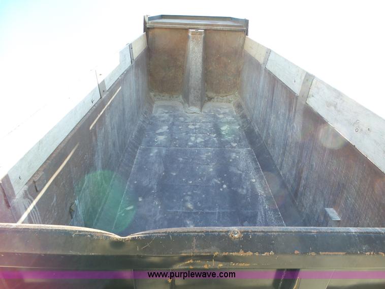 image for item L5583 1998 Kenworth T800 dump truck