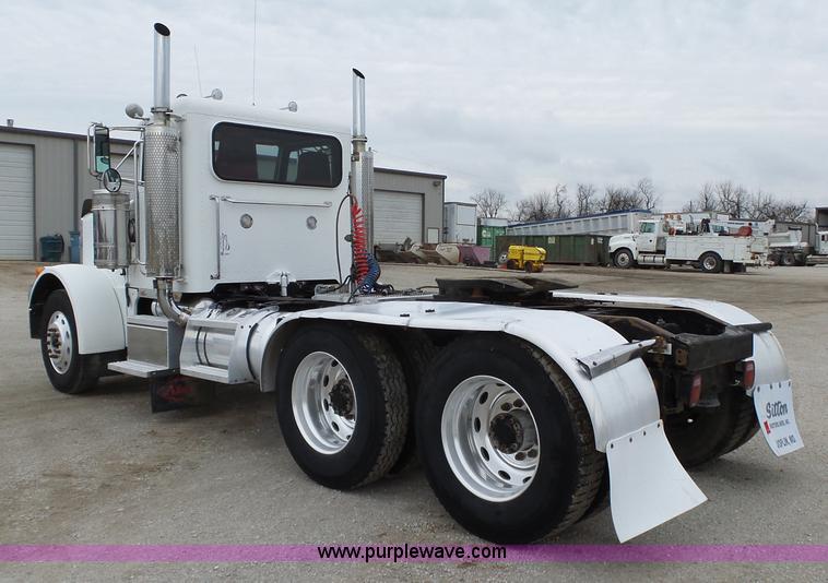 image for item L6273 1997 Peterbilt 379 semi truck