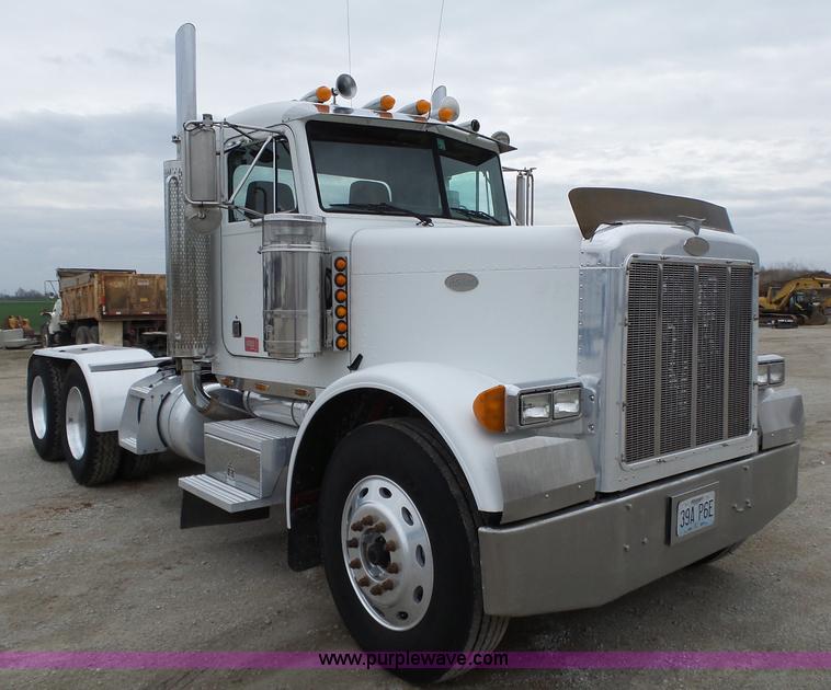 image for item L6273 1997 Peterbilt 379 semi truck