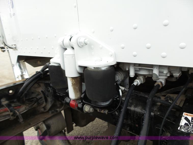 image for item L6273 1997 Peterbilt 379 semi truck