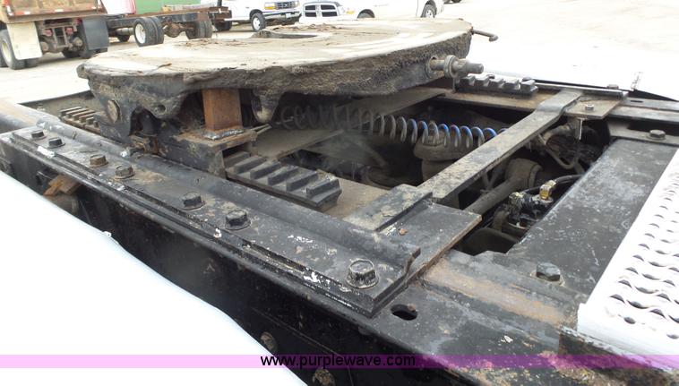 image for item L6273 1997 Peterbilt 379 semi truck