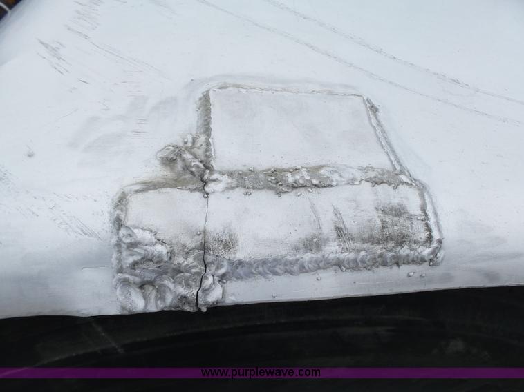 image for item L6273 1997 Peterbilt 379 semi truck