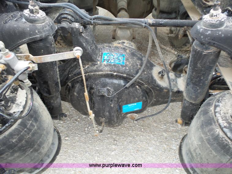 image for item L6273 1997 Peterbilt 379 semi truck