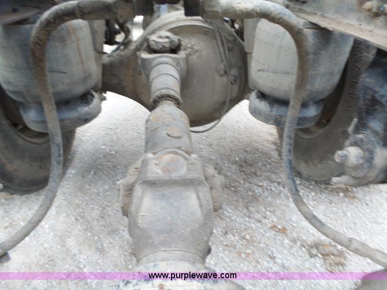 image for item L6273 1997 Peterbilt 379 semi truck