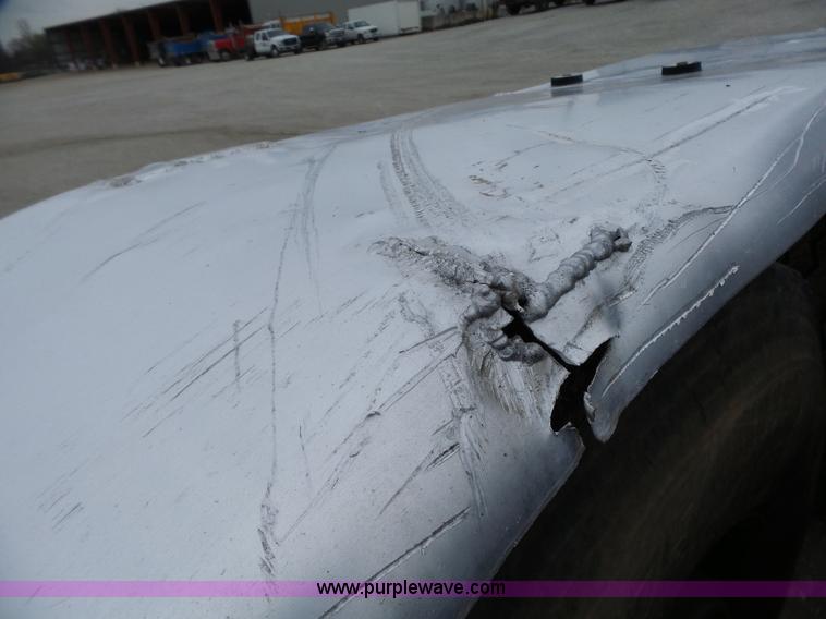 image for item L6273 1997 Peterbilt 379 semi truck