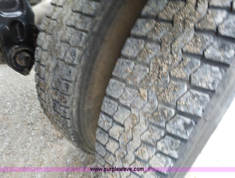 image for item L6273 1997 Peterbilt 379 semi truck