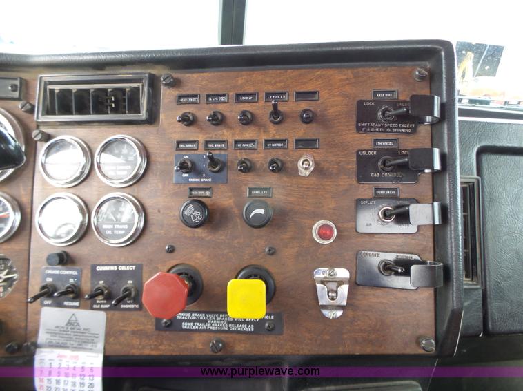 image for item L6273 1997 Peterbilt 379 semi truck